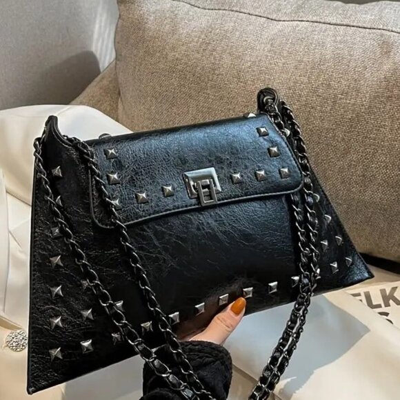 Chic Rivets Chain Vintage Studded Bag - Picture 4 of 4